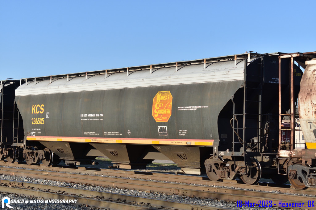 PRN2023030333_499 Kansas City Southern KCS 286505 Hopper Car 60 1" LO C114 3 Bay Covered Cylindrical 5200cf BLT/NEW 08-2007